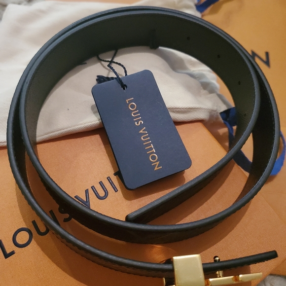 Authentic Louis Vuitton Reversable LV INITIALES 30MM Belt - Picture 3 of 10